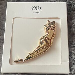 Zara Sculptural Gold Brooch